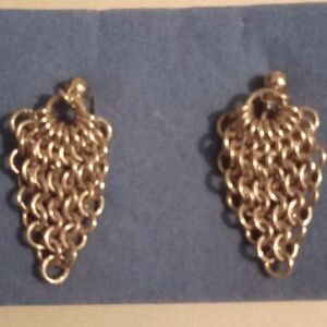 🩷Avon Vintage Chain Dangle Drop Clip On Earrings
